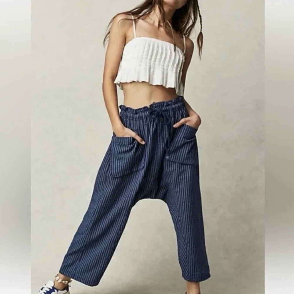 Free People Blue Paper Bag Runyon Harem Pinstripe Jeans Size XS EUC - Picture 1 of 14
